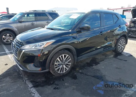 2021 Nissan Kicks Sv Xtronic Cvt z USA, uszkodzony, nr VIN 3N1CP5CV5ML468251